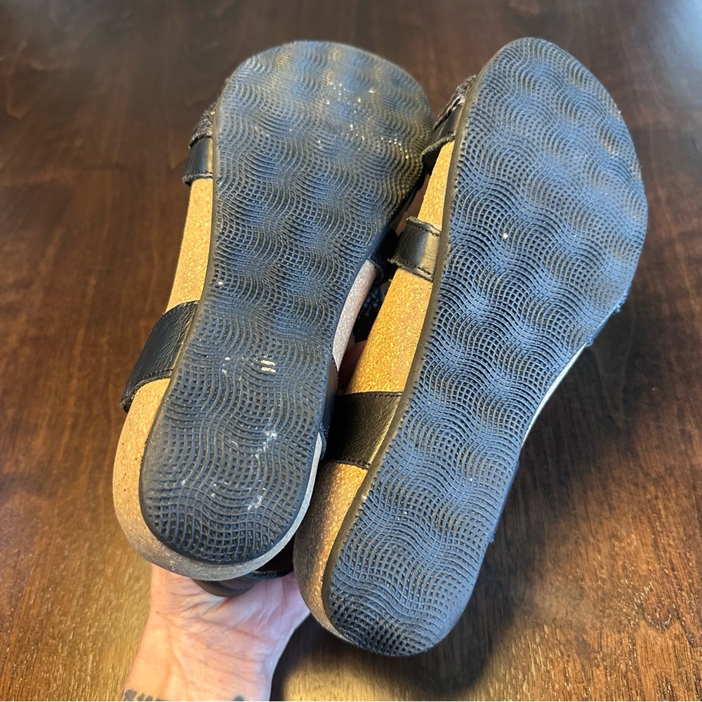 Taos Trulie Comfort Wedge Braided Strap Sandals Black 8 - Picture 6 of 9
